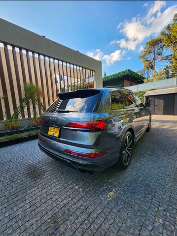 אאודי SQ7