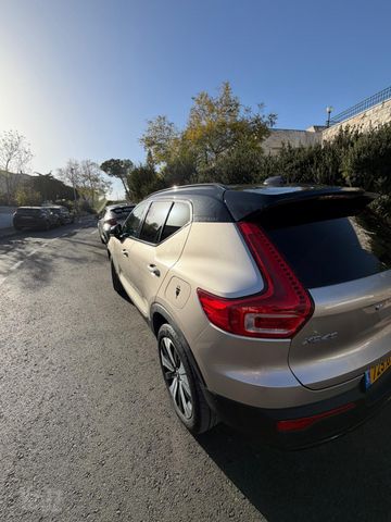 וולוו XC40
