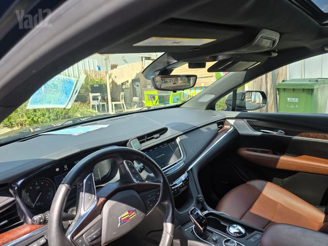 קאדילק XT5