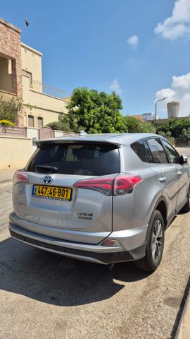טויוטה RAV4