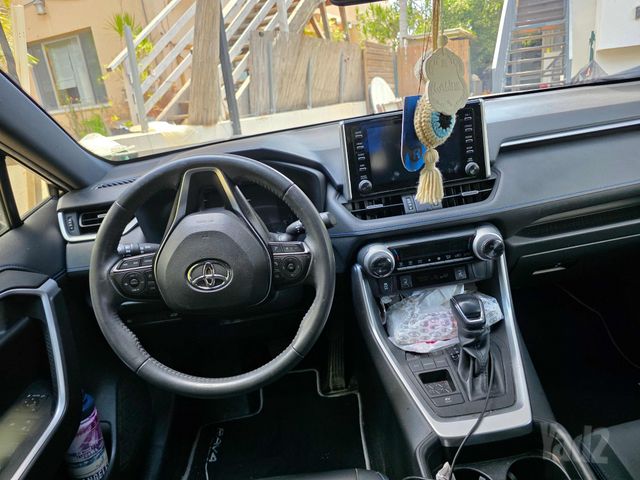 טויוטה RAV4