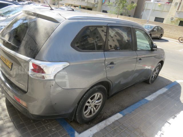 מיצובישי אאוטלנדר