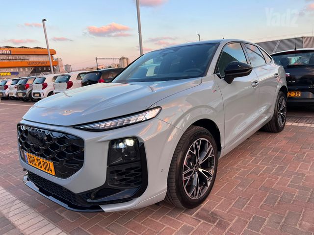 אאודי Q3