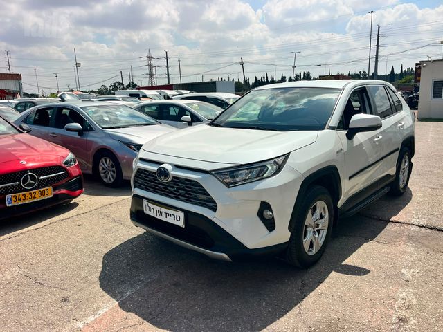 טויוטה RAV4