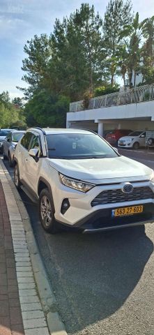 טויוטה RAV4