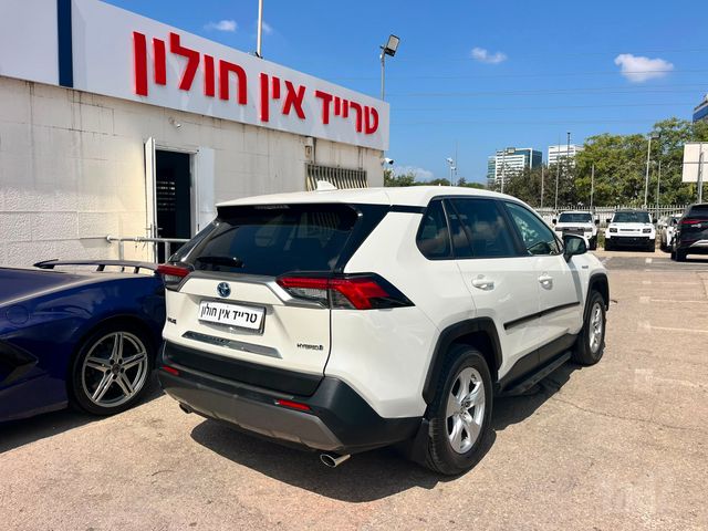 טויוטה RAV4