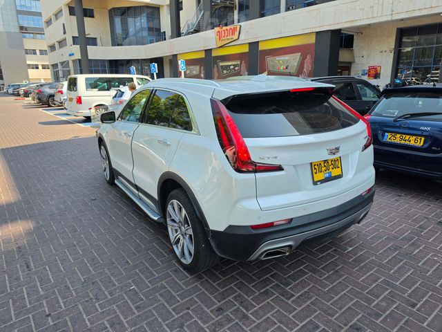 קאדילק XT4