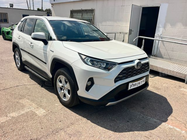 מודעת רכב טויוטה RAV4