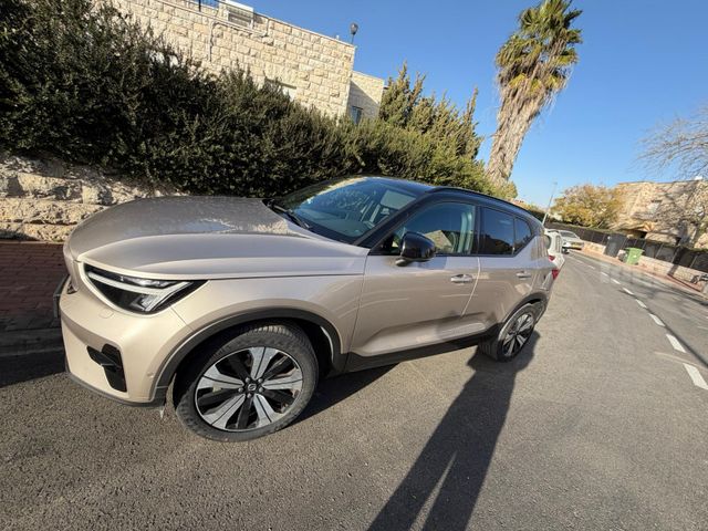 וולוו XC40