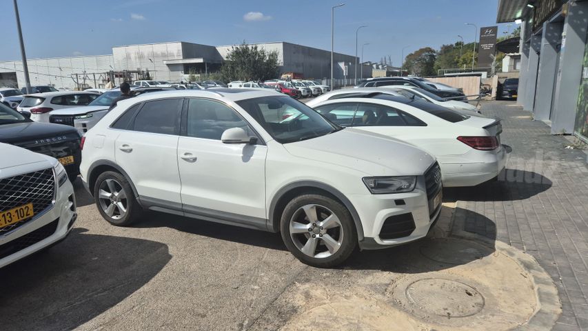 אאודי Q3