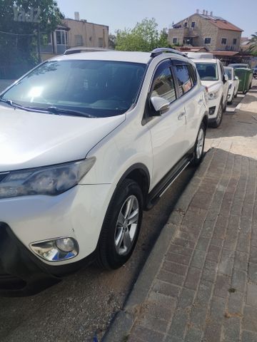 טויוטה RAV4