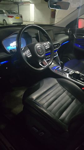 מודעת רכב אם ג'י EHS PHEV