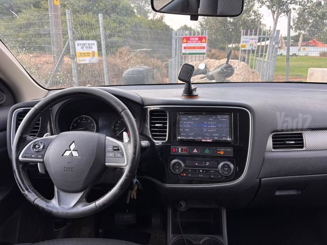 מיצובישי אאוטלנדר