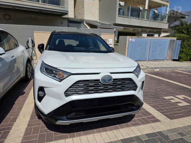 טויוטה RAV4