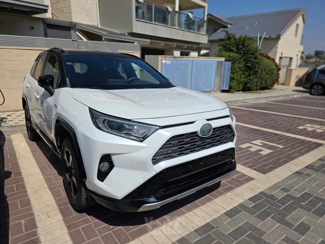 טויוטה RAV4