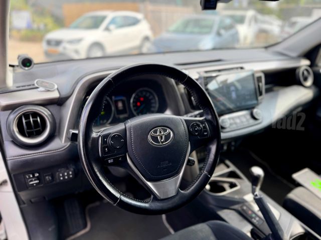 טויוטה RAV4
