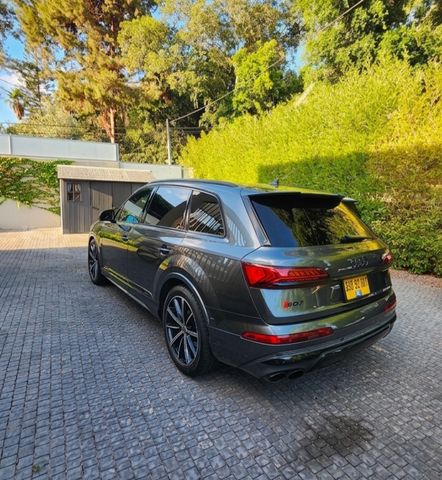 אאודי SQ7