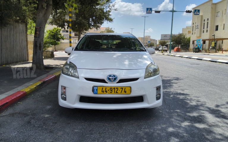 טויוטה פריוס