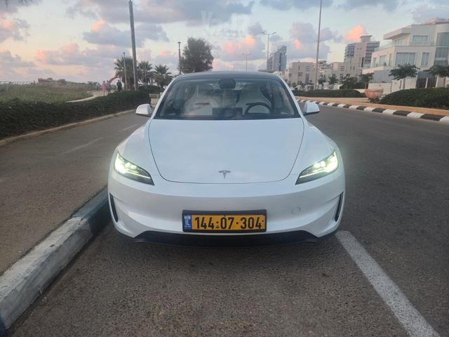 טסלה מודל 3