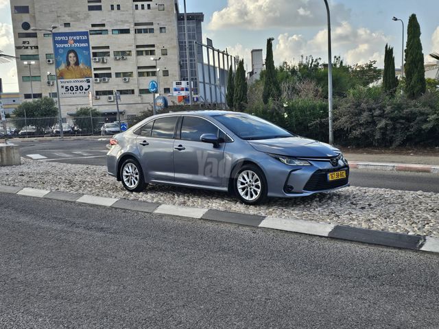 טויוטה קורולה