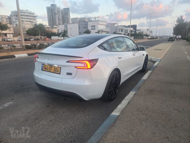 טסלה מודל 3