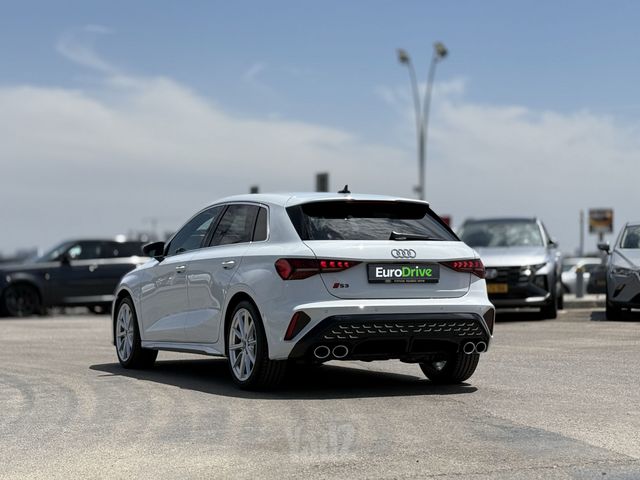 אאודי S3