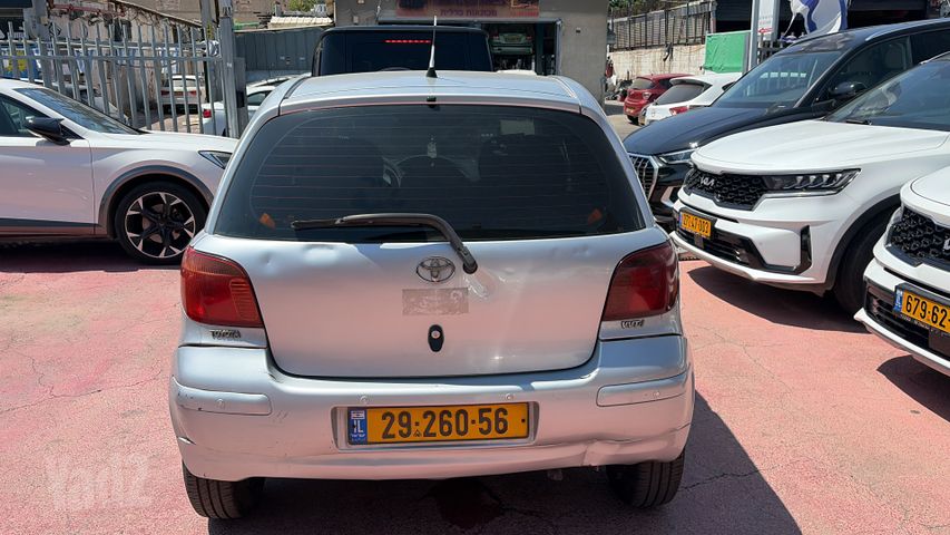 טויוטה יאריס