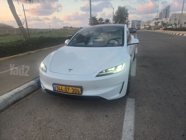מודעת רכב טסלה מודל 3