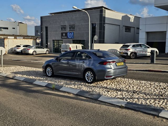 טויוטה קורולה