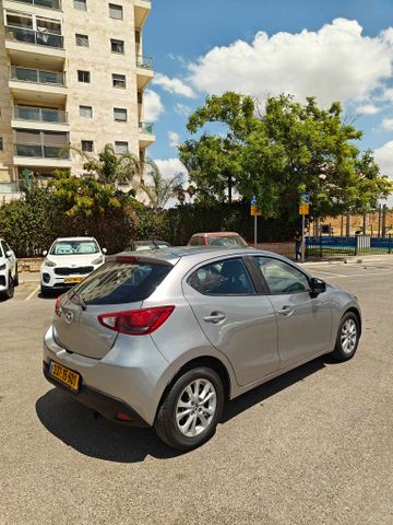 מודעת רכב מאזדה 2 2