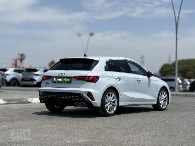 אאודי S3