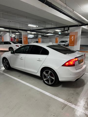 וולוו S60