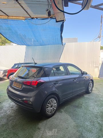 יונדאי i20