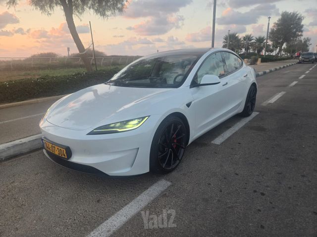 טסלה מודל 3