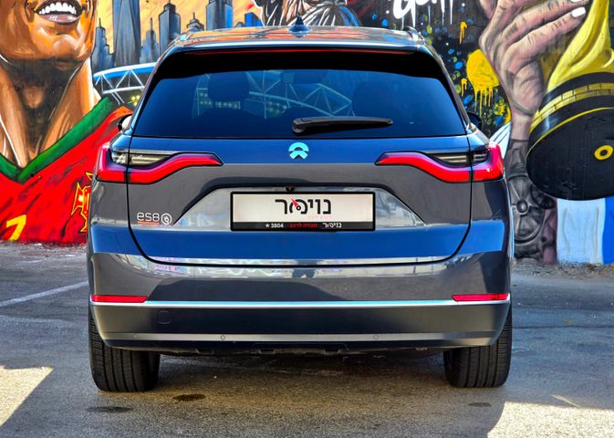 ניאו ES8