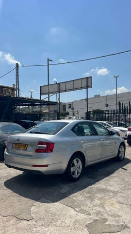סקודה אוקטביה