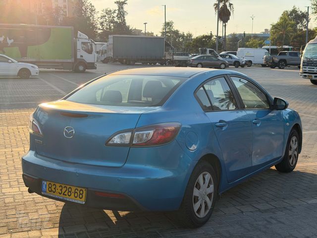 מאזדה 3