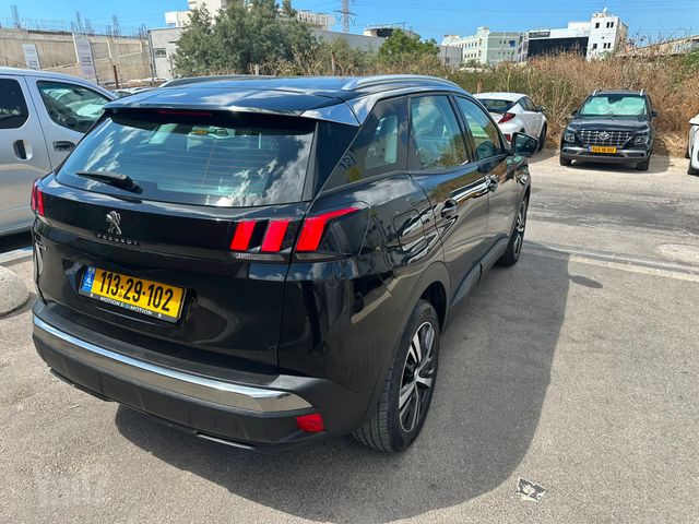 פיג'ו 3008