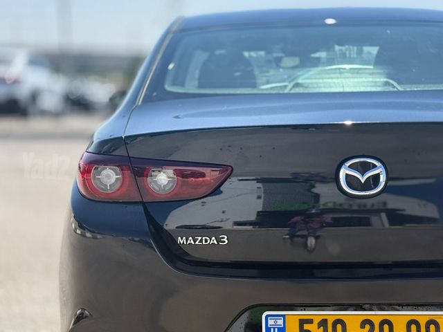 מאזדה 3