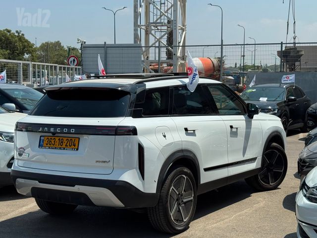ג'אקו J7
