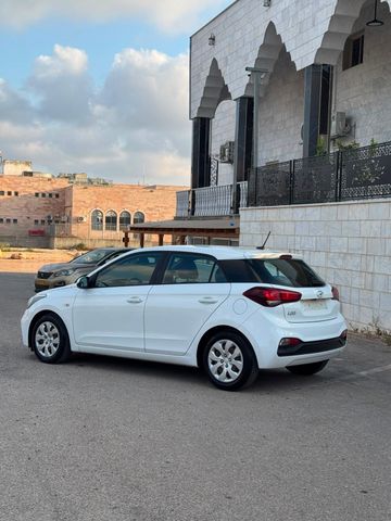 יונדאי i20