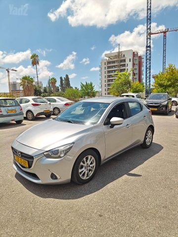מודעת רכב מאזדה 2