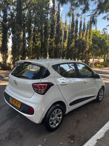 יונדאי i10