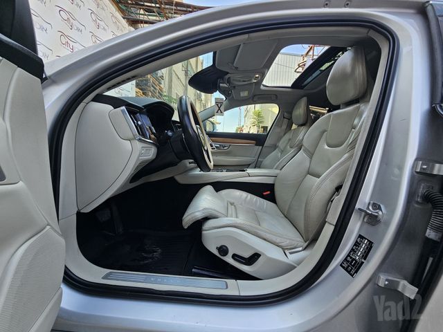 וולוו S90