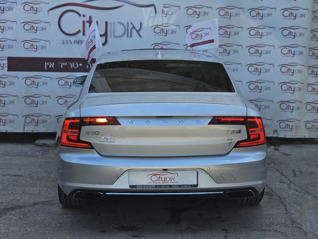 וולוו S90