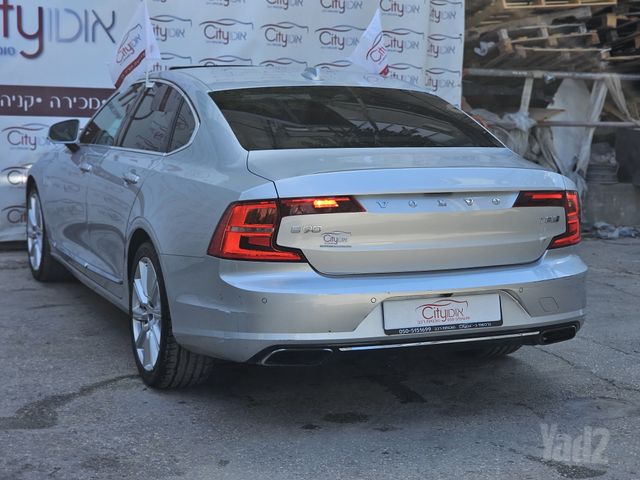 וולוו S90