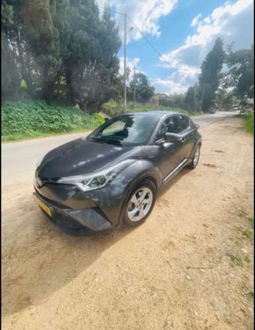 מודעת רכב טויוטה C-HR