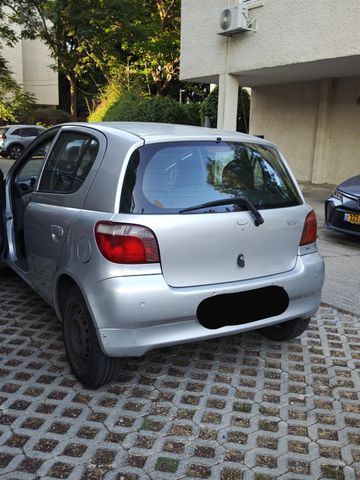 טויוטה יאריס