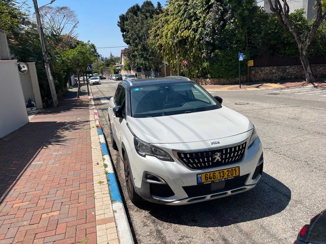 פיג'ו 3008