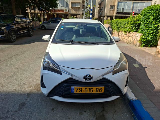 טויוטה יאריס